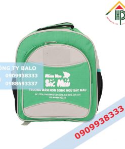 Mặt trước balo trường mầm non sắc màu