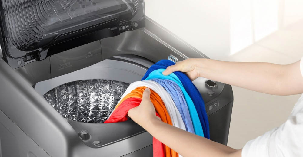 Giặt quần áo bằng máy giặt