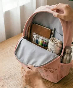 Balo Cá Nhân Tuổi Mão: Thiết Kế Hồng Pastel Thanh Lịch Tại Xưởng May Hợp Phát